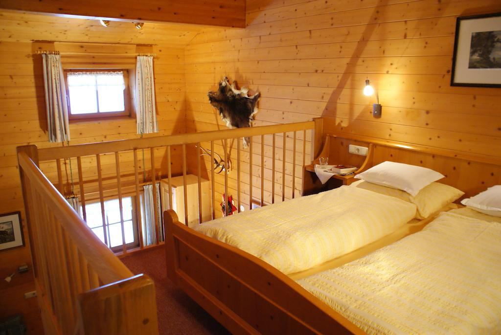 Haus Gstueat Apartment Lech am Arlberg Ruang foto