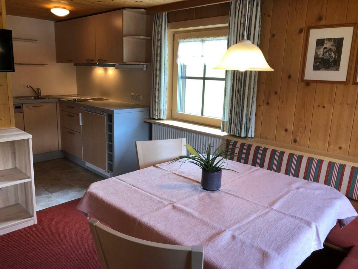 Haus Gstueat Apartment Lech am Arlberg Bagian luar foto